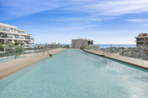 ViVi Homes - Aurelia Pool, Gym & Sea View